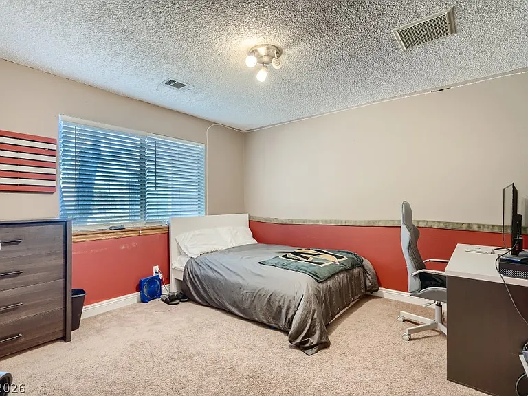 5945 N El Capitan Way — Photo 33