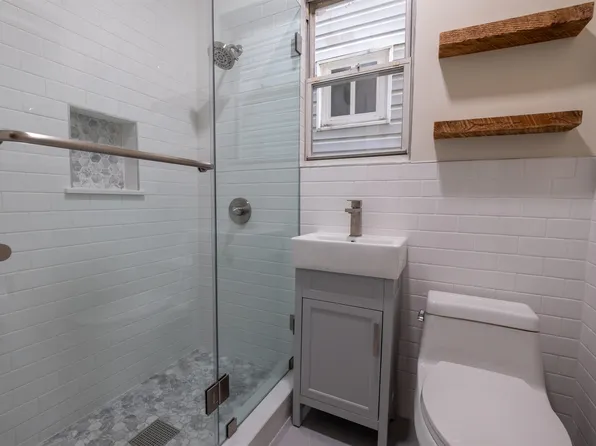 6 Apollo Street image 37 of 38