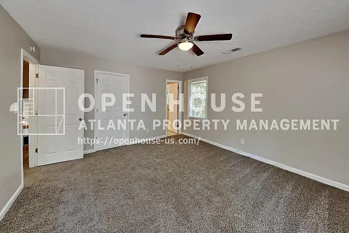 101 Chantilly Ln — Photo 10