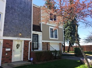 2239 Langdon Pl, Hoffman Estates, IL 60169