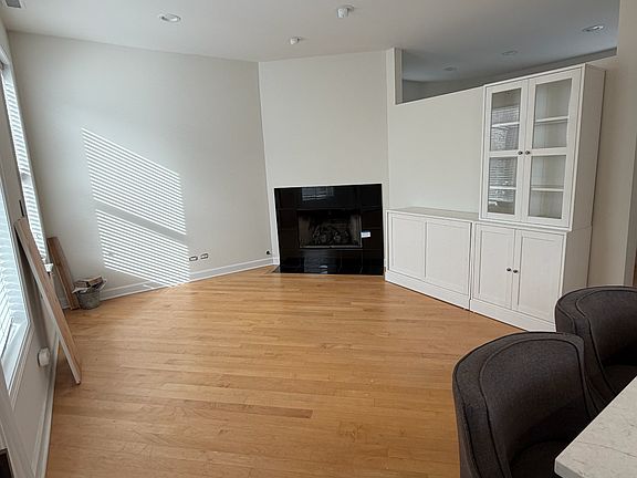 3rd image of 2042 W Potomac Ave #Ch