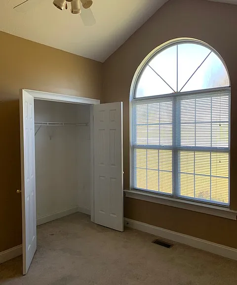 98 Charles Dr — Photo 15