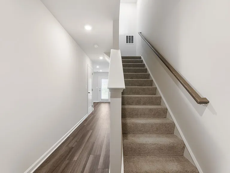 105 Milburn Dr — Photo 5
