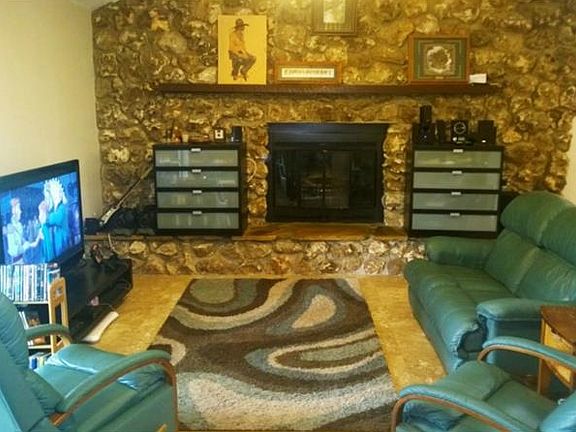 4th image of 1724 Tanglewood Dr