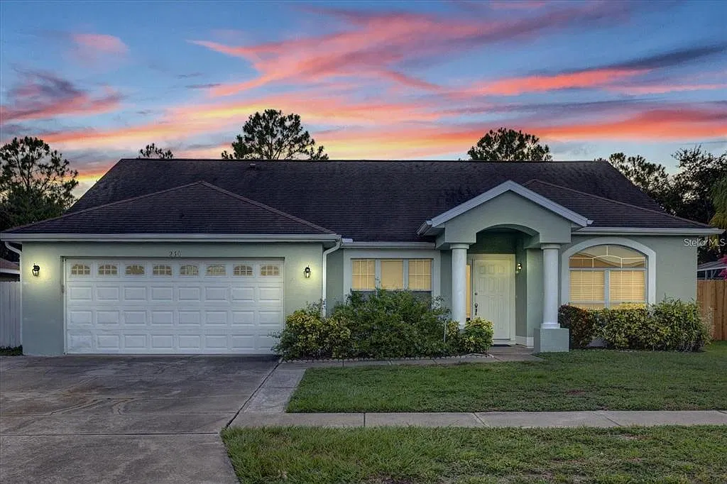 4 bed, 2.0 bath, 1910 sqft, $2,700 — Photo 2