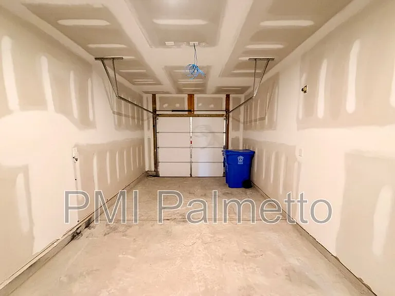 1074 Cornelia St — Photo 24