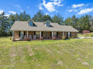 639 Gateway Ln, Seymour, TN 37865