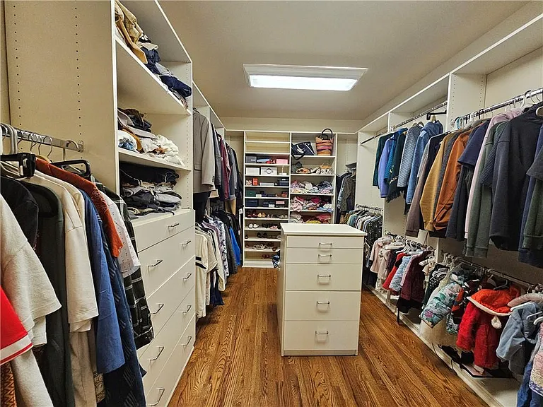 10924 Waters Rd — Photo 29