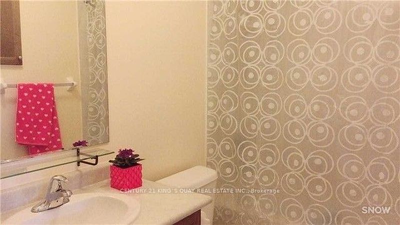 Richmond Hill Townhouse for rent - 4 Bedrooms — photo 11