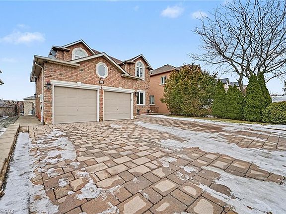 2nd image of 717 Vaughan Mills Rd