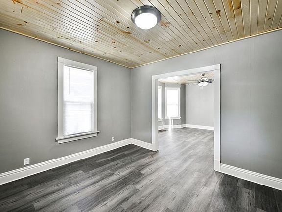 4th image of 822 S 38th Ave
