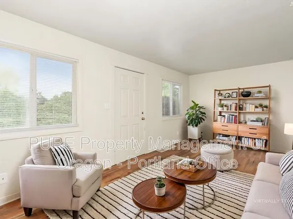 6924 N Amherst St APT 2, Portland, OR 97203