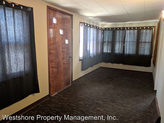 2nd image of 1129 E Larch Ave