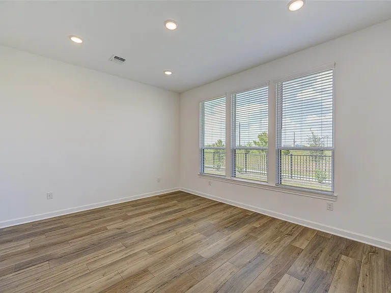 25326 Loch Doon Dr — Photo 21