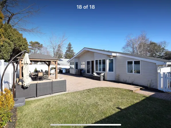 194 W 8th St, Deer Park, NY 11729