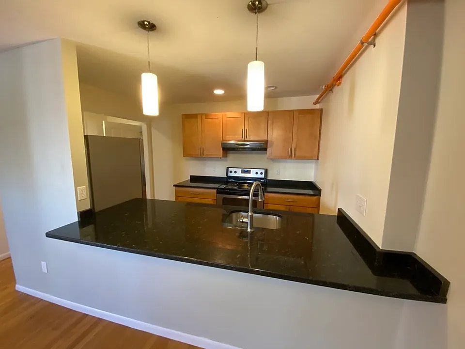 520 Main St #5