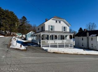 8 E Pine St, Granville, NY 12832