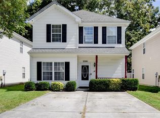2006 Sparrow Rd, Chesapeake, VA 23320