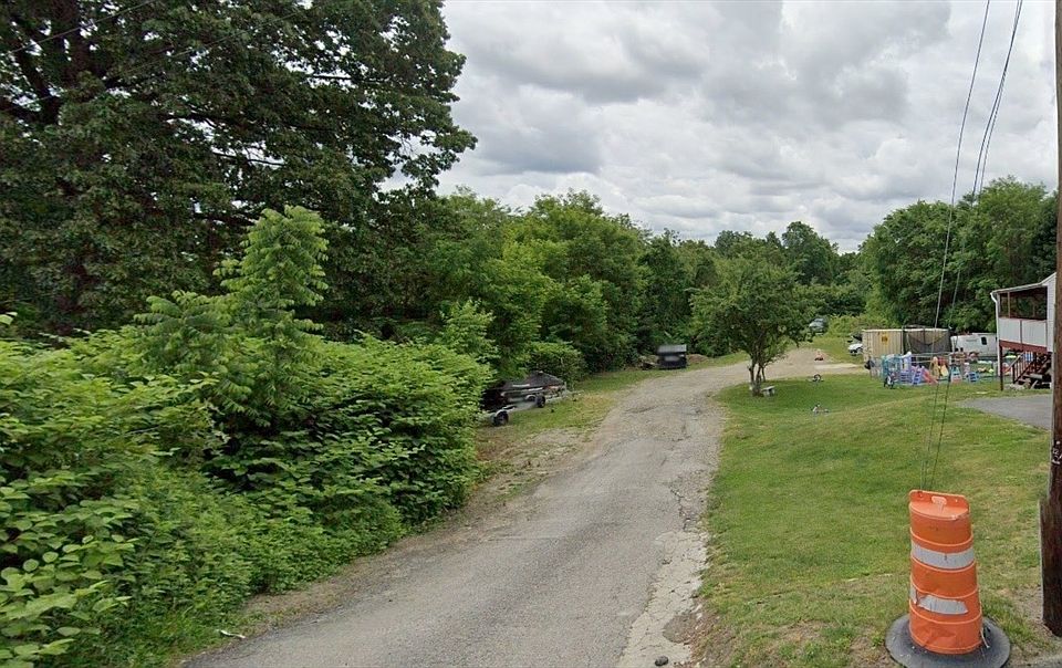 2nd image of 159 Sachem Ave