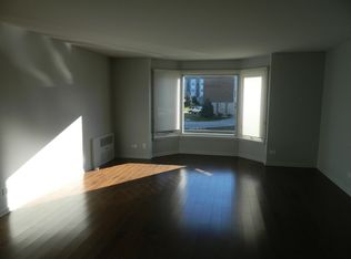 300 Thames Pkwy #61C, Park Ridge, IL 60068