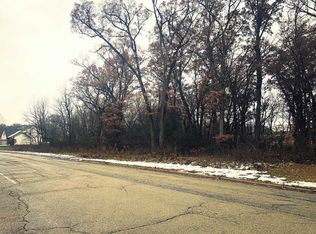 1402 University Dr, Rockford, IL 61107