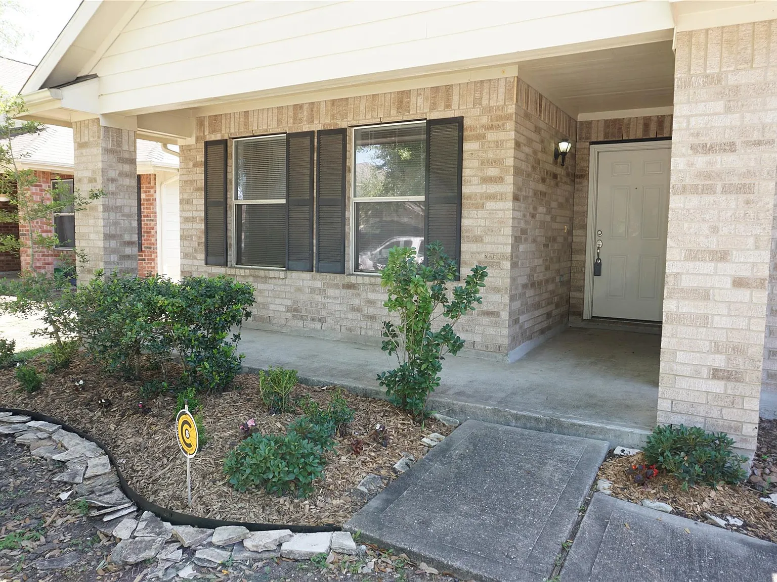 3 bed, 2.0 bath, 1724 sqft, $2,050 — Photo 4