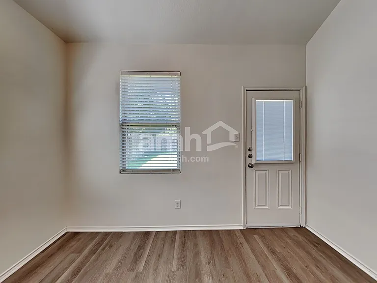 10016 Sterling Place Dr — Photo 5