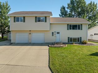 1508 20th Ave NW, Minot, ND 58703