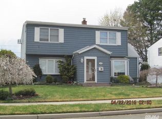 24 Academy Ln, Levittown, NY 11756