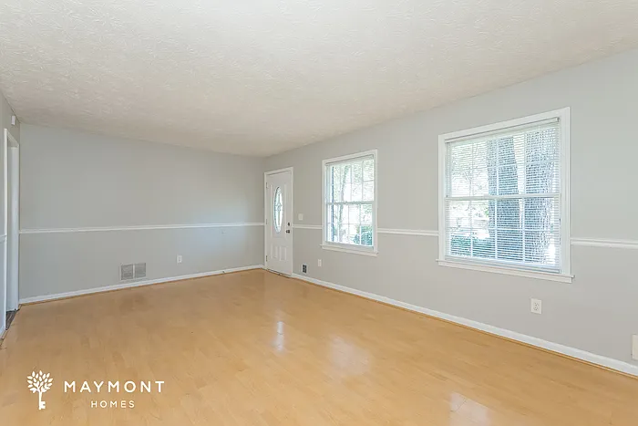 5749 Wesson Dr — Photo 7