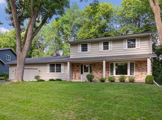 6006 Timberglade Cir, Bloomington, MN 55438
