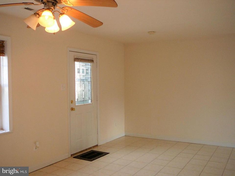 1st image of 126 Hickok Cir