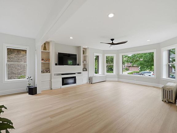 2nd image of 2638 Central Park Ave