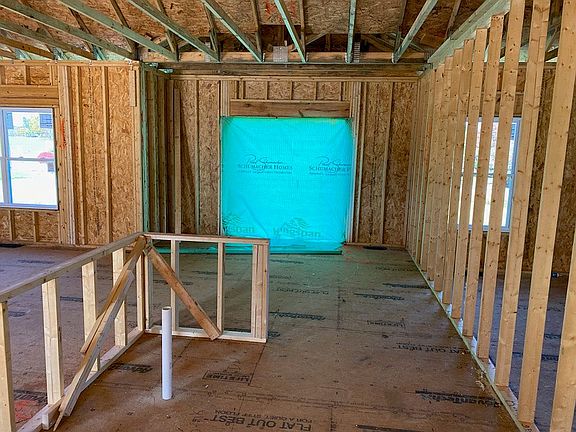 5th image of 111 Regal Oaks Dr