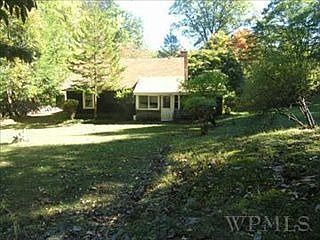 2nd image of 25 Wood St