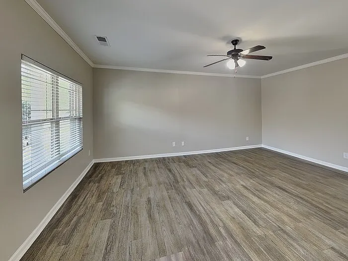 1048 Regency Dr — Photo 5