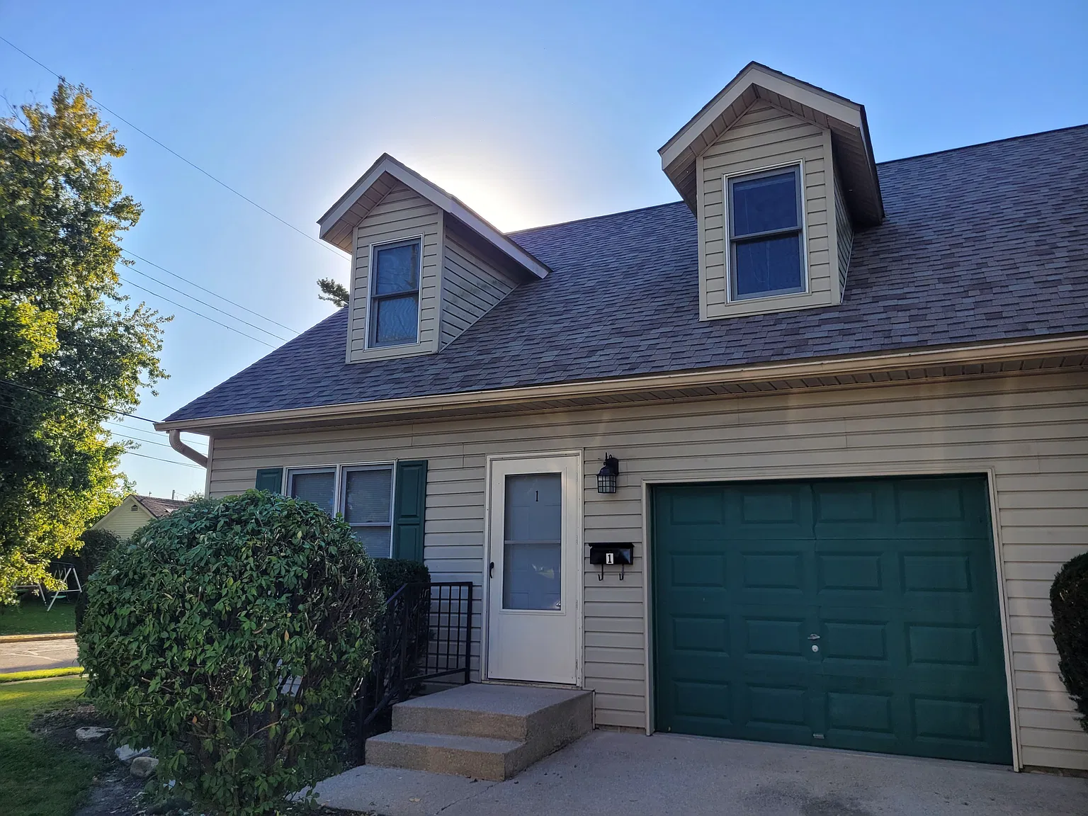 2 bed, 1.5 bath, 1458 sqft, $1,250 — Photo 2