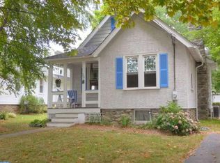 26 Clover Ln, Wayne, PA 19087