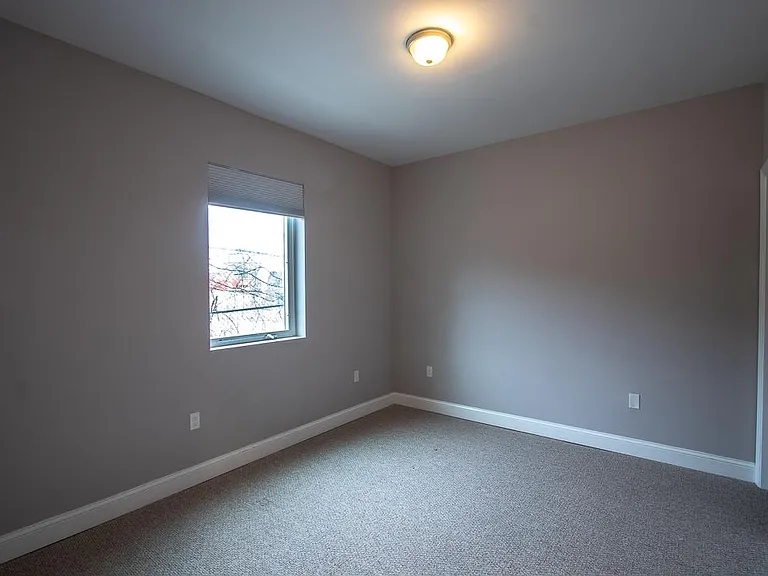 4111 Ludlow St #1R — Photo 3