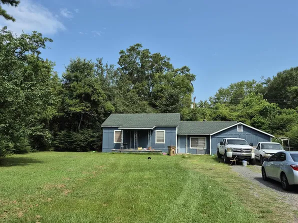 107 Marshall St, Hooks, TX 75561