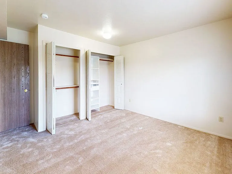 Windmill Lakes Apartments — Photo 22