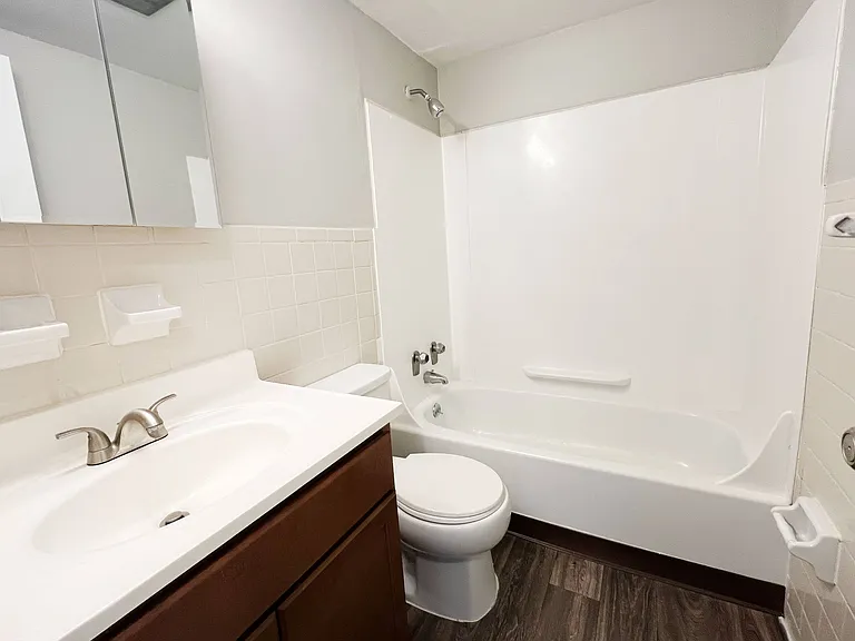 Sharondale Woods Apartments — Photo 99