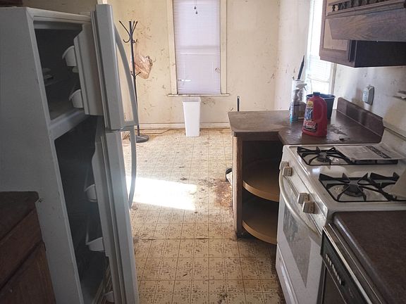 5th image of 703 Miriam Ave