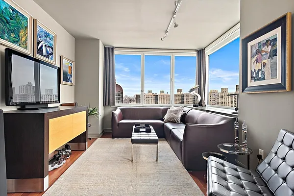 Sold by Compass | media 7