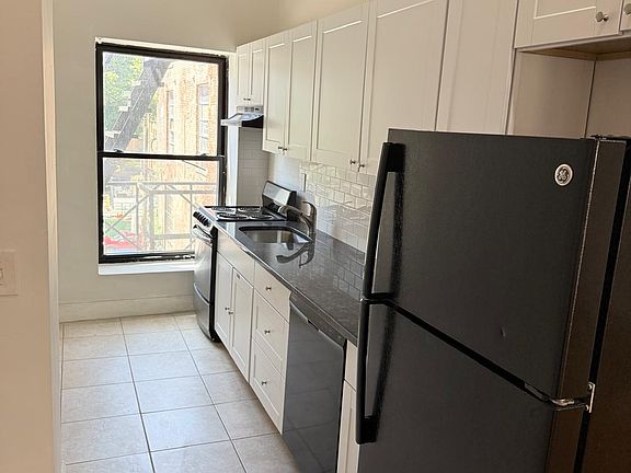 5th image of 194 Market St #300