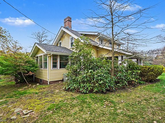 2nd image of 3376 Darrow Rd