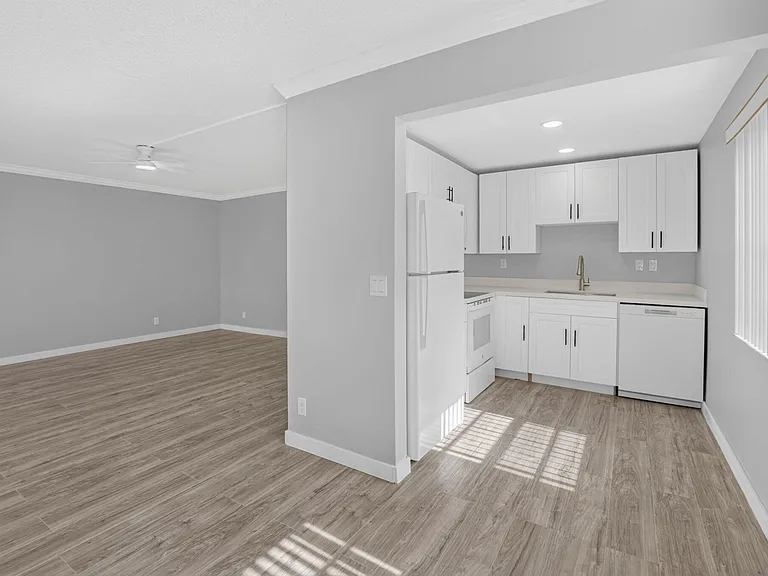 68 Normandy Ln #B — Photo 2