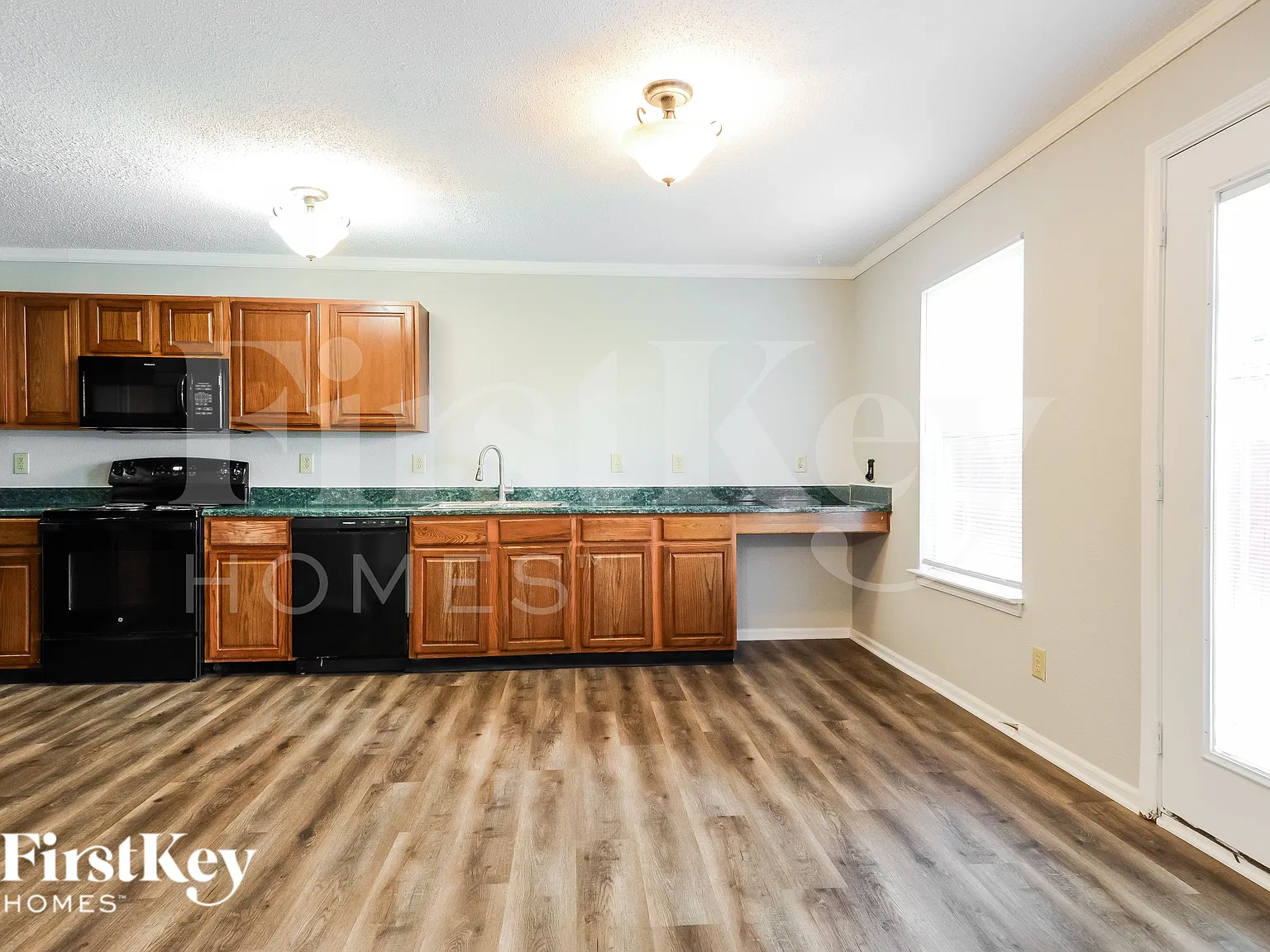 3 bed, 2.5 bath, 1751 sqft, $1,915 — Photo 4