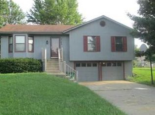 2103 Stacy Rd, Harrisonville, MO 64701