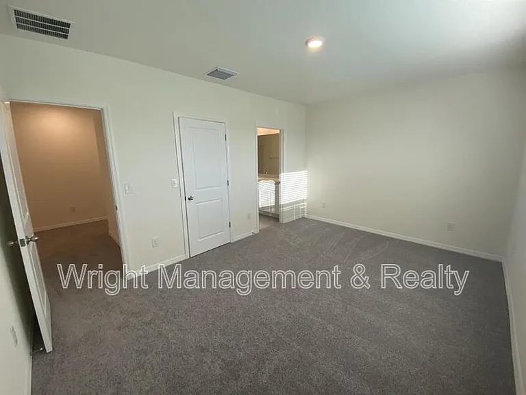 2906 Suncoast Plains Dr — Photo 12